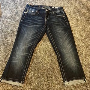Miss Me Women’s midrise cropped jeans. Brand new, never worn!